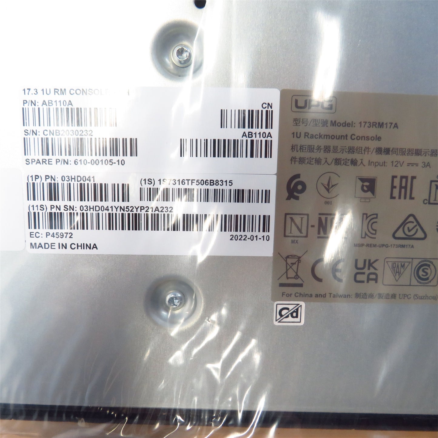 IBM 7316-TF5 173RM17A 17.3" Flat Panel Rack-Mounted Monitor & Keyboard New